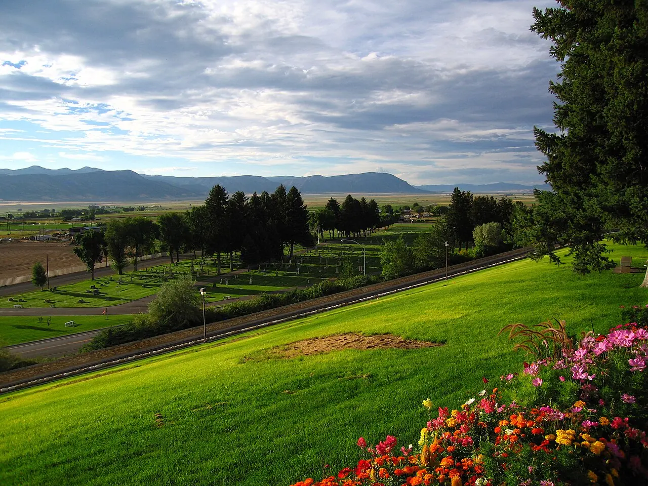 Green fields and trees in the Manti valley