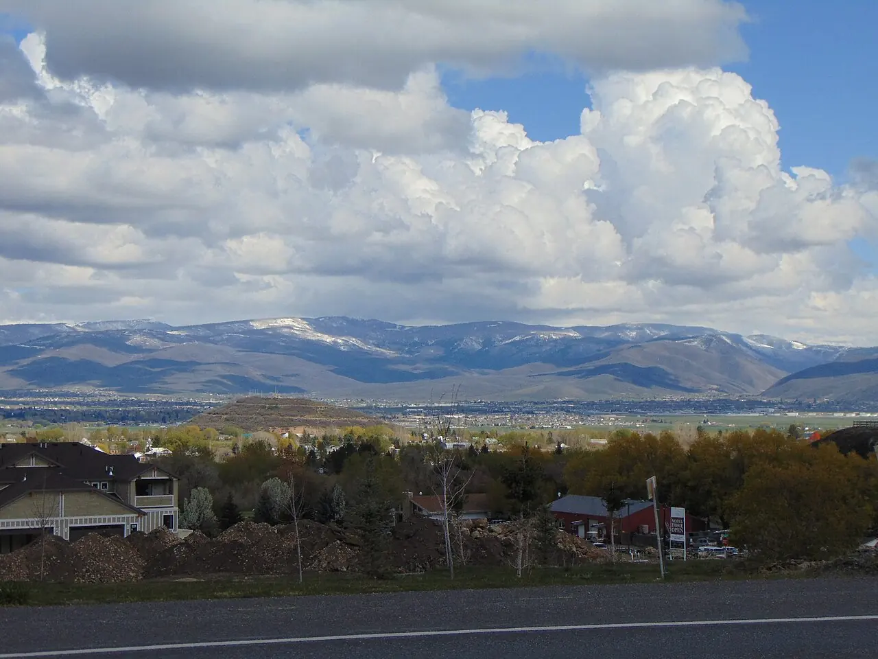 Homes and mountains across the Heber Valley from Midway