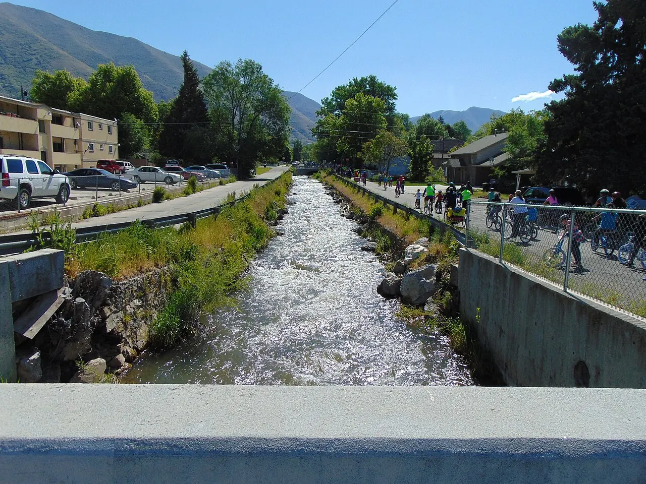 Hobble Creek running between tree-lined streets in Springville