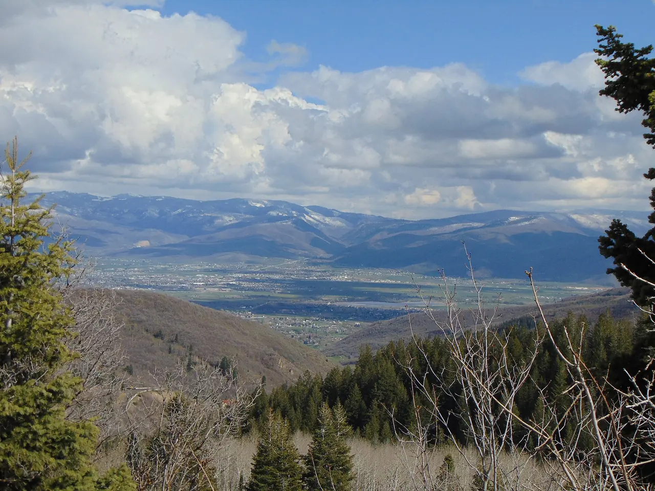 View southeast over Heber Valley from Snake Creek Road in Wasatch Mountain State Park